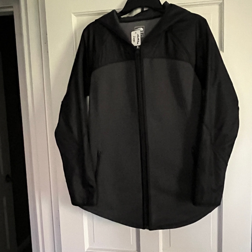 The North Face Women’s Black and Gray Windbreaker